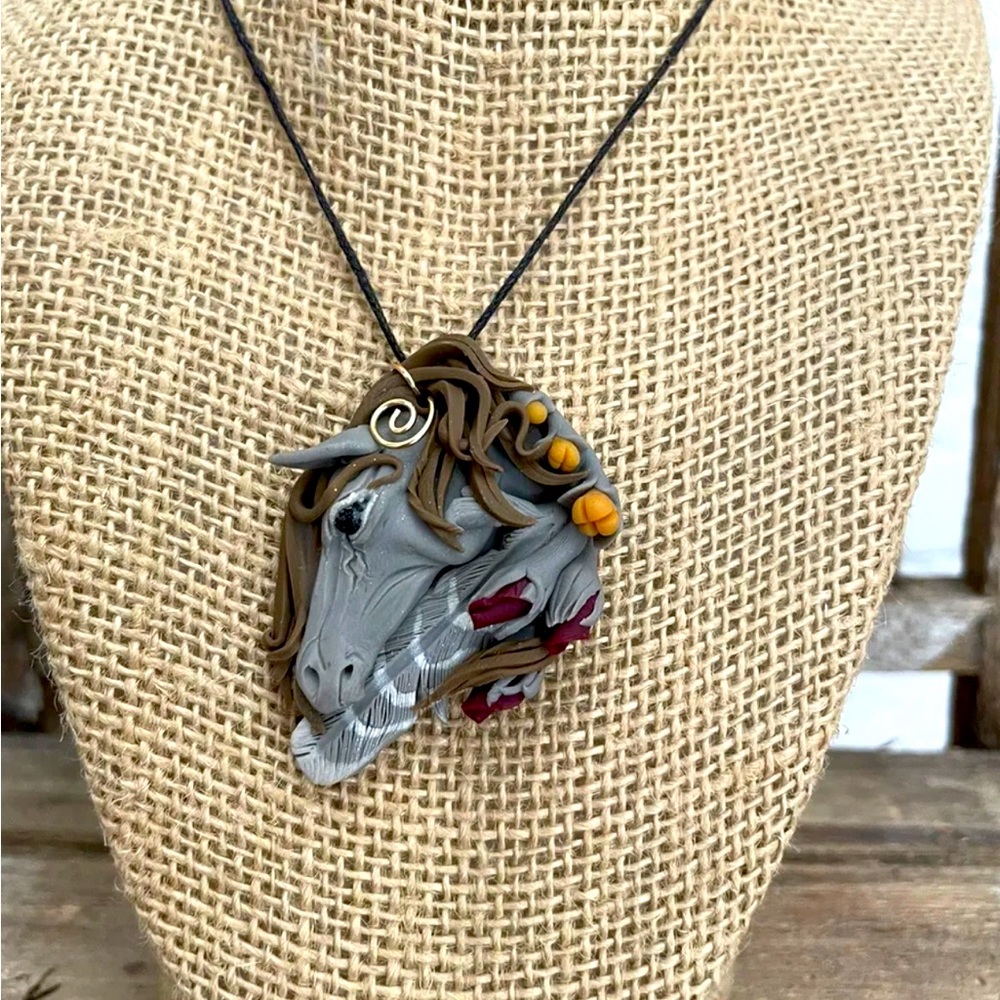 Polymer Clay Hand-carved Horse/Feathers Pendant Necklace W/Gift Box!